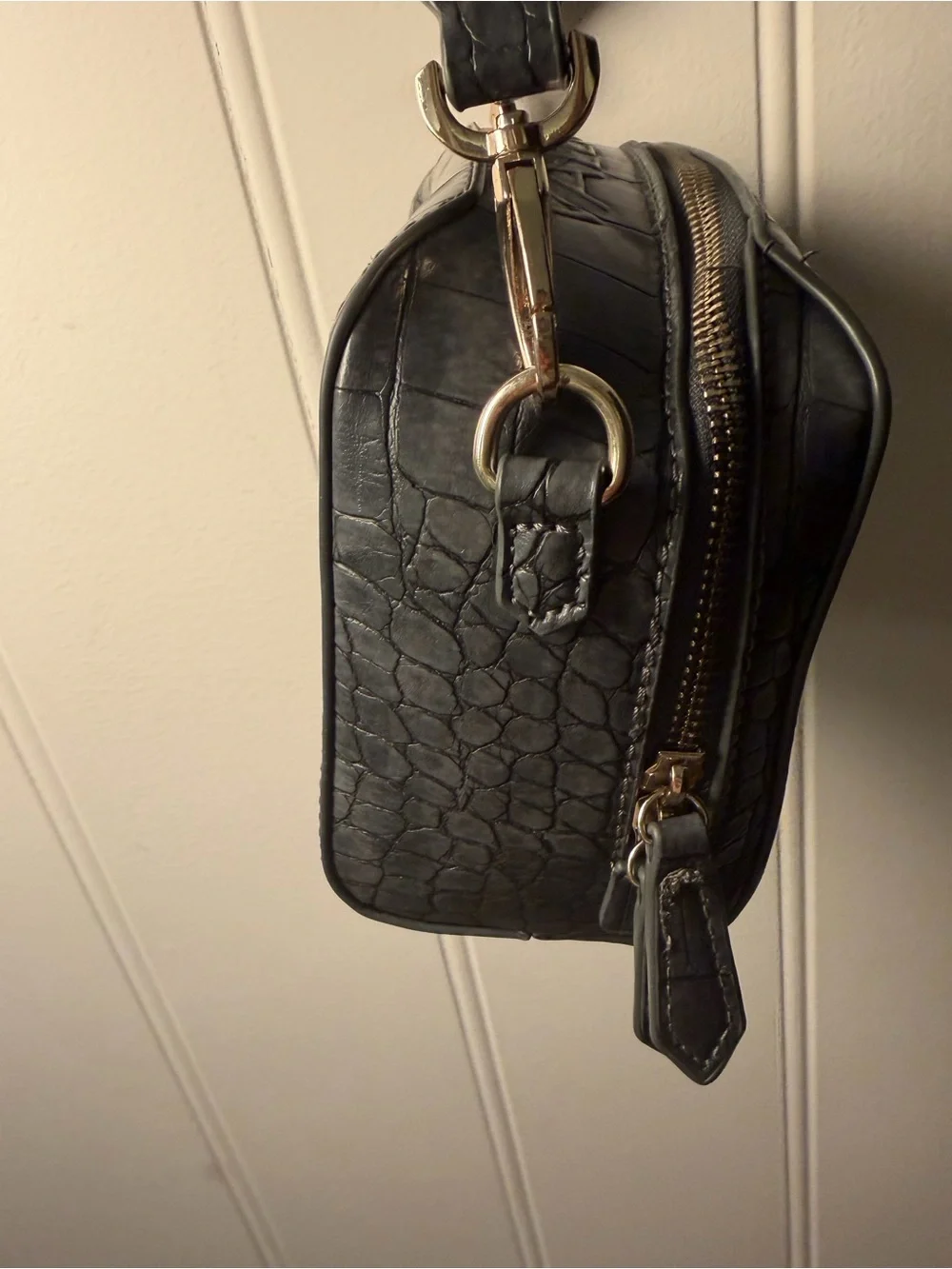 Valentino Black Logo Strap Croc-Embossed Crossbody - Picture 3 of 7